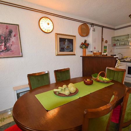 Apartment Petrlin Malinska Bagian luar foto