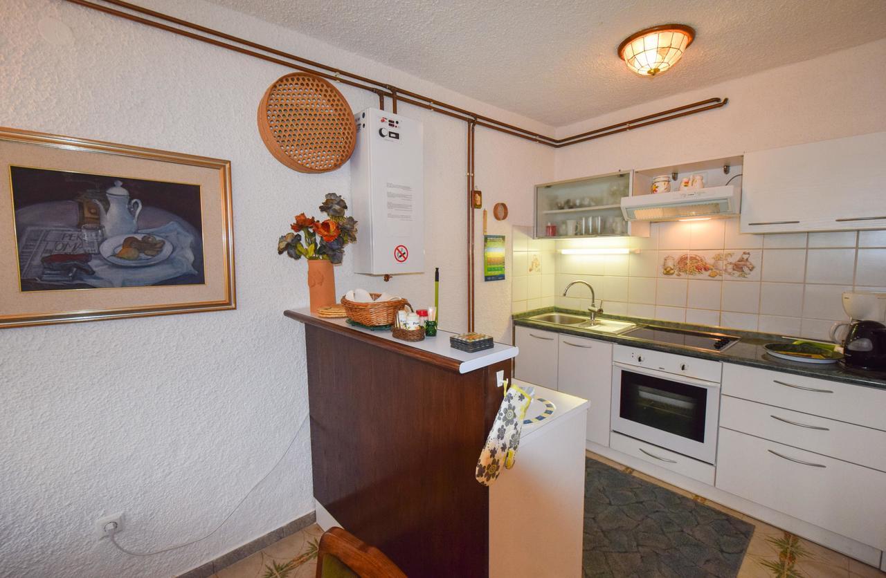 Apartment Petrlin Malinska Bagian luar foto